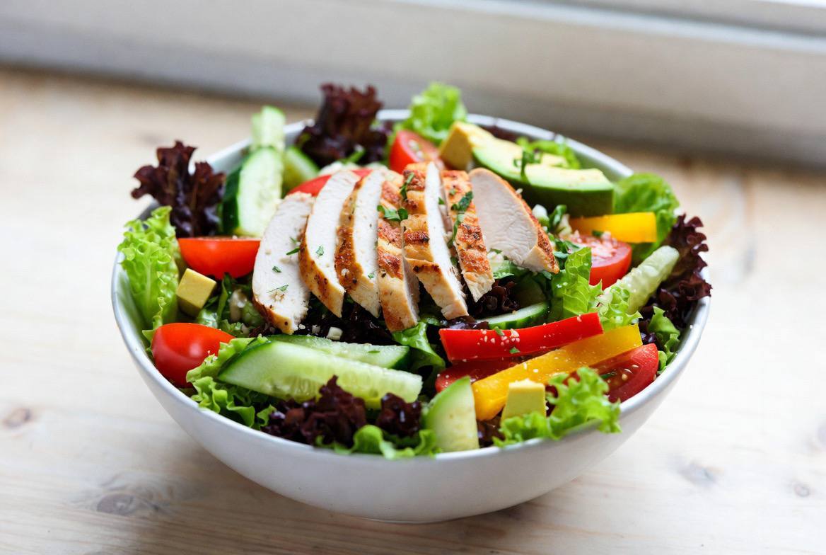 Grilled chicken salad with avocado